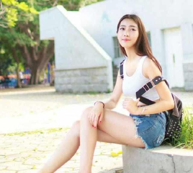 紧身裤尽显气质和优雅，将女性窈窕的身材完美展现