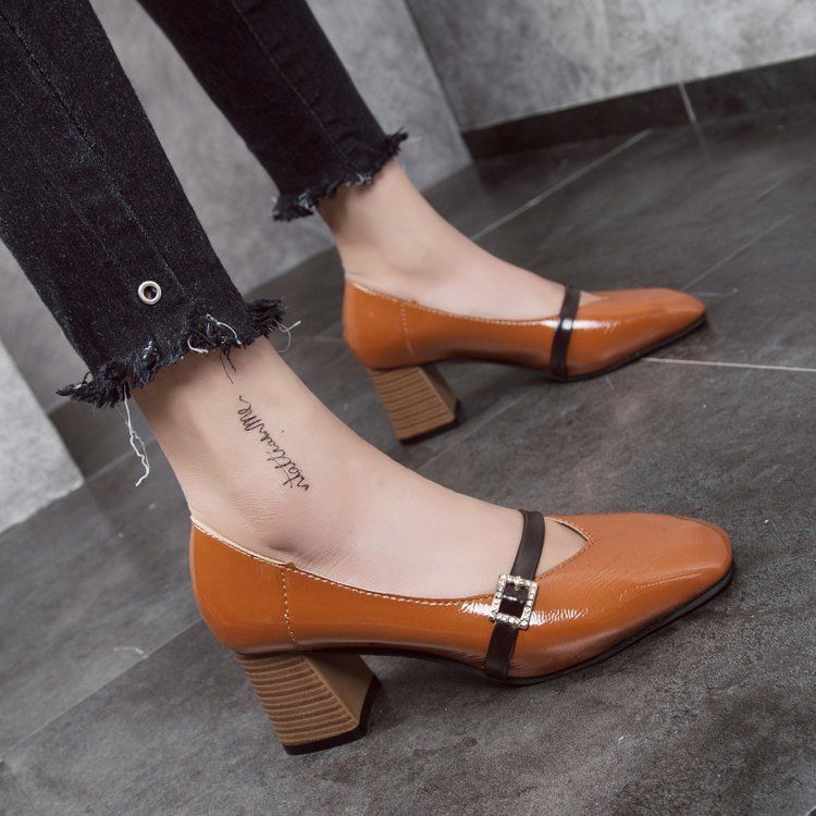 夏天就应该穿这种凉鞋，老司机开车都可以穿，凉爽舒适