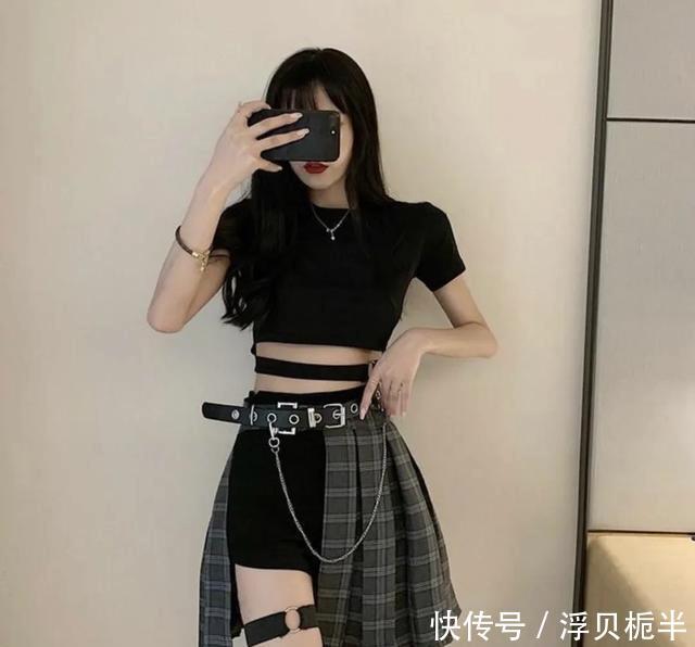  『气质』是时候穿T恤了，40套气质搭配，照着穿就很好看！