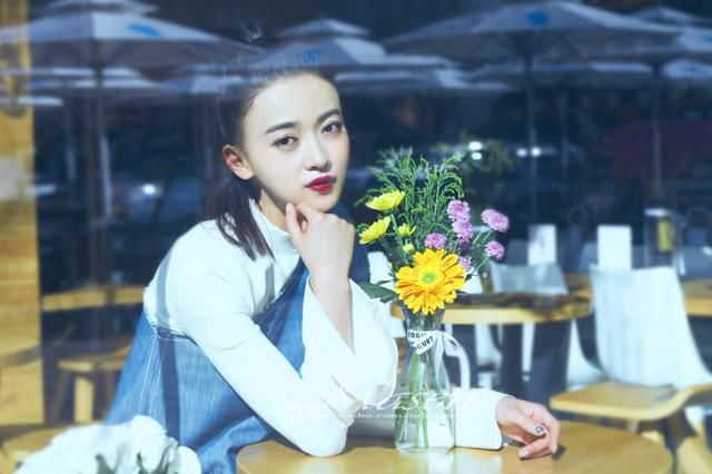 吴谨言被曝遭《八佰》临时换角，官方辟谣并感谢吴谨言，剧情反转