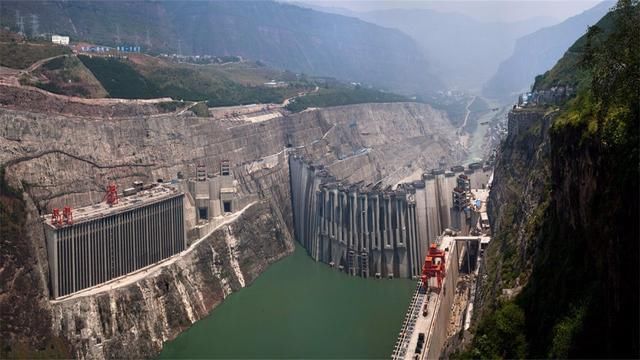 世界容量最大的人造水库，是三峡的4倍，因储水过多引发20次地震