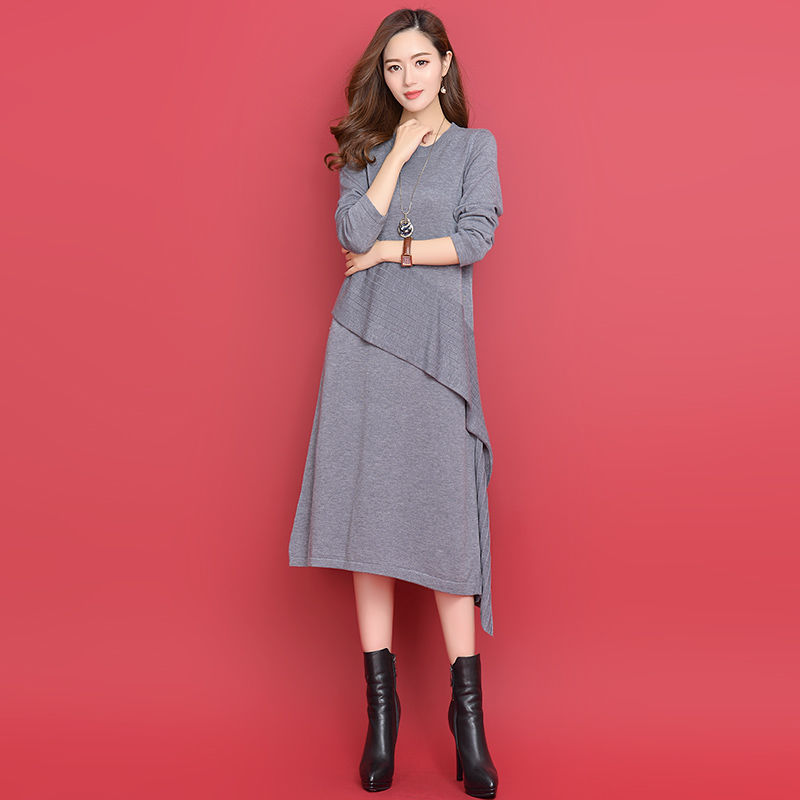 70后女人，秋裙搭马丁靴，显高美嫩，7080后女人都喜欢