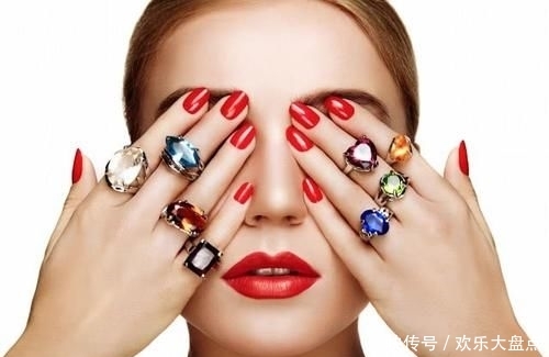 「选择」哑光的口红好还是丝绒的好 教你选择适合自己的化妆品