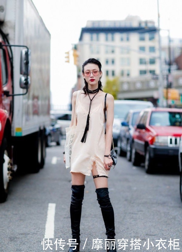 清爽时尚的吊带连衣裙，轻松解锁你的风情万种