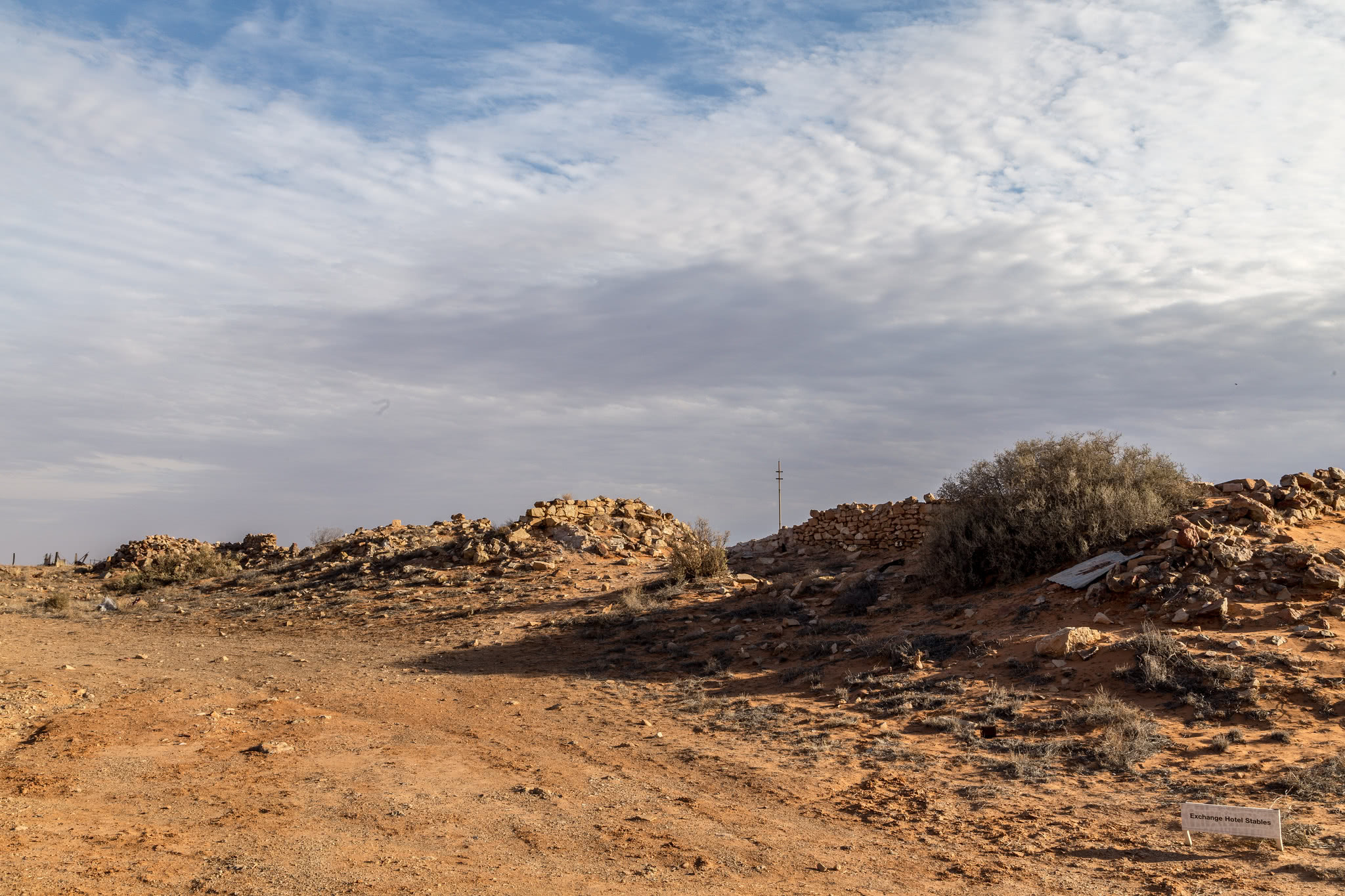 被专家坑出的“鬼城”：神理论导致小镇荒废，如今逐年被沙漠吞噬