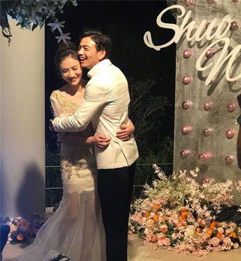 杨烁补办婚礼，见证8年爱情，网友：花童自带！