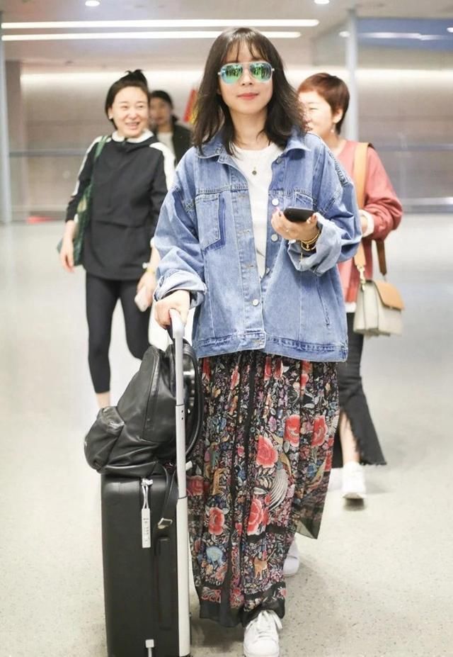 陈乔恩扎双马尾辫也不顶用，跟张静初比起来，少女感还是差了点!