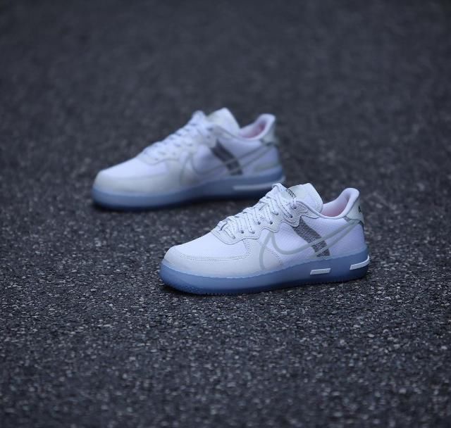  『白鞋』夏季宝藏鞋款就是它！小白鞋 AF1 React 太香了！