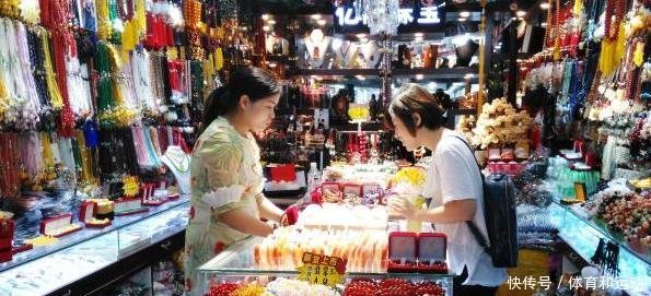  富有：中国最富有的县级市，人口才达百万左右，却拥90万辆豪车