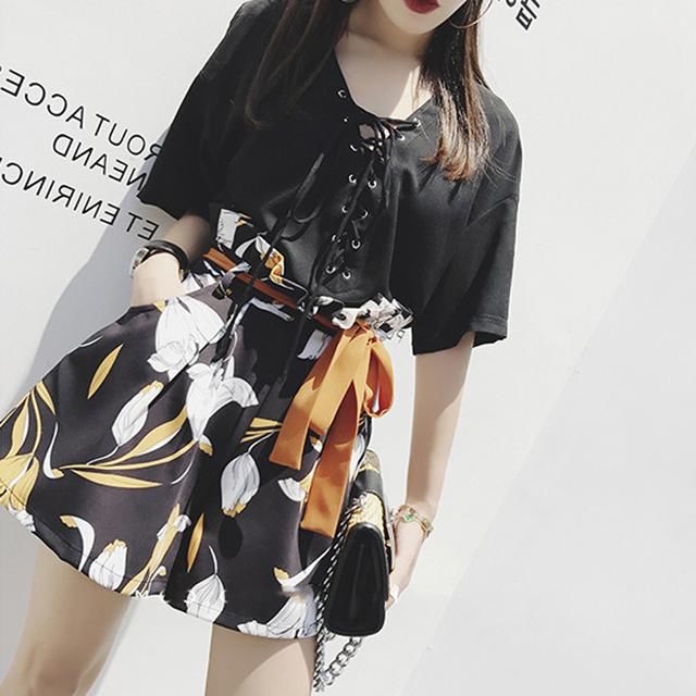 连衣裙今年不流行了，“无袖套装”百穿不厌，配尖头鞋性感贼撩人