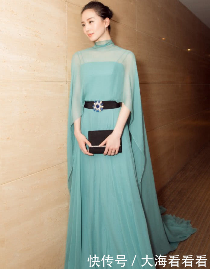 刘诗诗豁出去了，高跟鞋外面居然套着垃圾袋，没想到意外的好看！