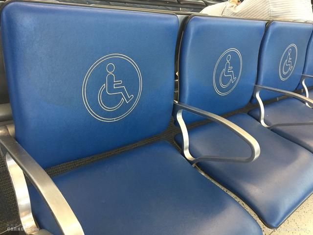 在美国乘飞机见闻