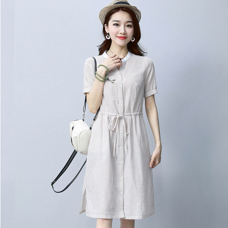 女人不会利用上你的好身材?学下图女人穿“流氓裙”，性感女人味