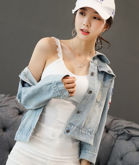 难怪越来越多的女人不穿裙子，炎炎夏日穿这样的吊带背心，超好看