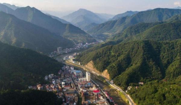 陕西人口最少县城，却是“大熊猫故乡”，好似人间仙境