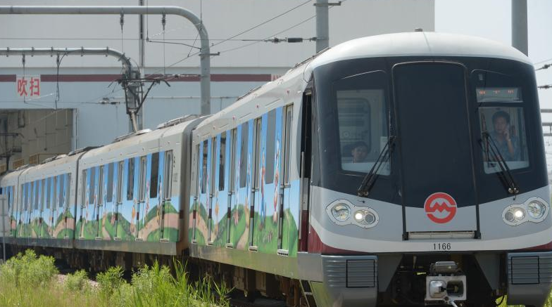  #龙华#世界最长城市地铁：连接两座重要省市，网友表示：直接坐