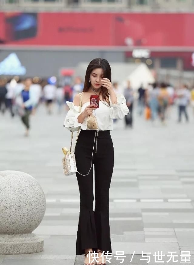 款式|都市女性搭配高跟鞋,让时尚变得更加的简单