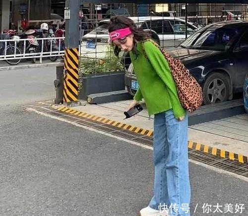  「艺术」厌倦了平淡寡味的穿搭，试试撞色穿搭，穿出艺术情调！