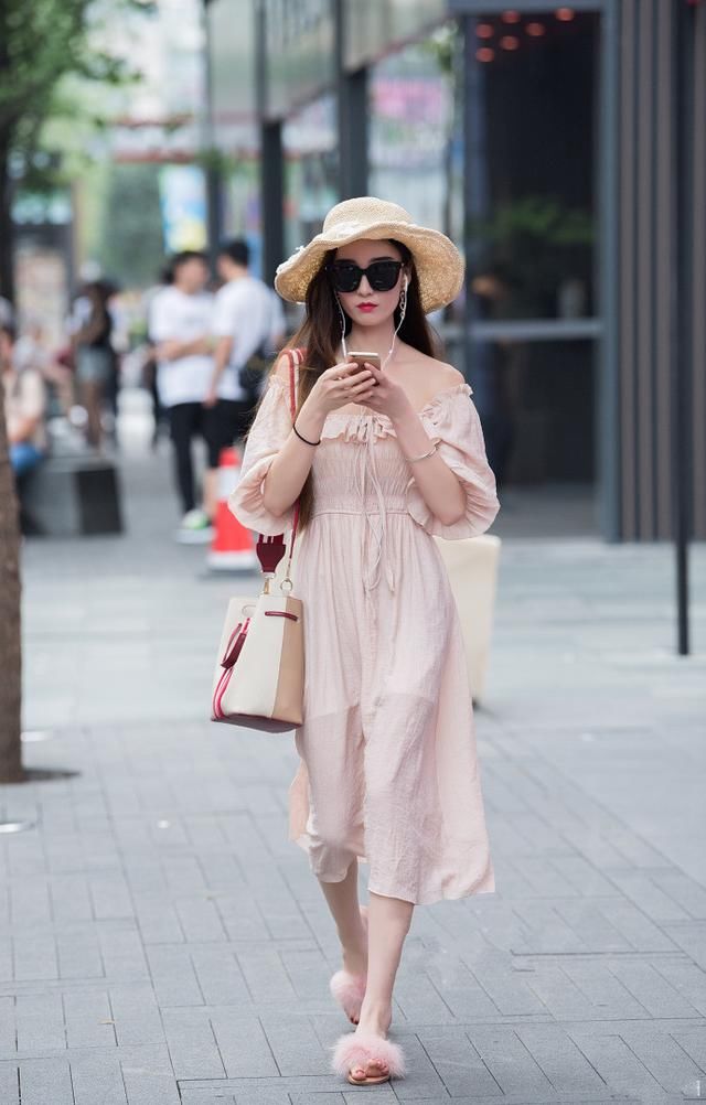 街拍!大街上形形色色的路人每一位穿搭都很时尚耀眼!