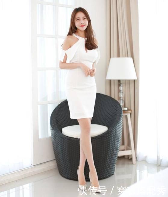 清新优雅的紧身裙美女，身材匀称紧致，非常吸引眼球！