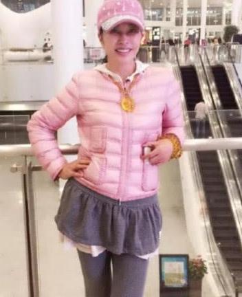 同穿粉色衣服，63岁米雪、刘晓庆辣眼睛，64岁赵雅芝优雅动人