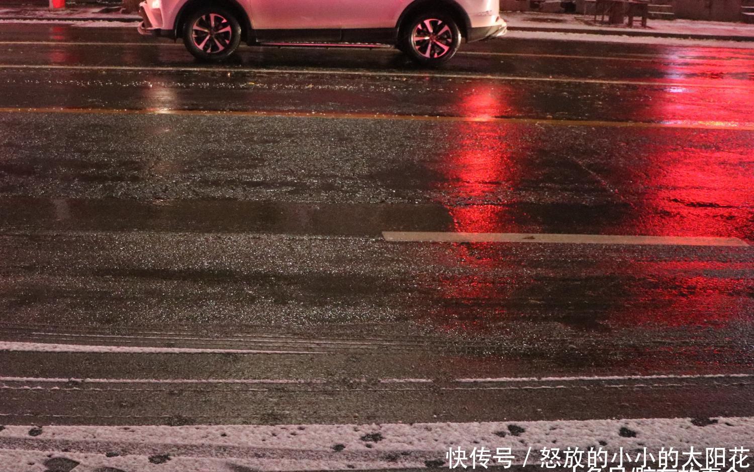 组图： 山东“雪窝子”烟台的夜间雪景, 看看是啥样