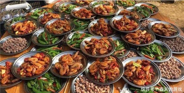  「招待」餐桌规矩“菜不摆三，筷不成五，席不成六”，以后招待