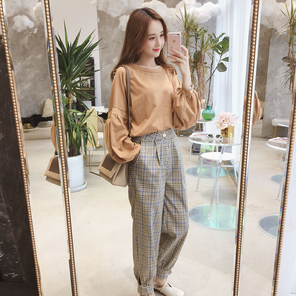 哇塞，第一次见到如此“软妹”的套装，适合秋天穿，老婆穿上美哭