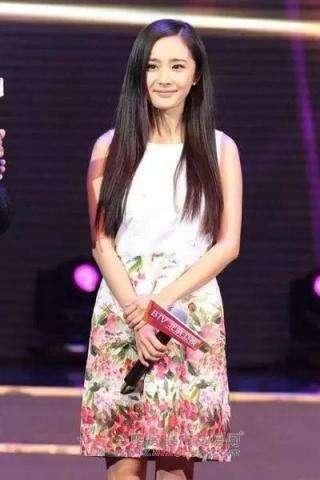 杨幂最会穿裙子，无人能敌，太美丽