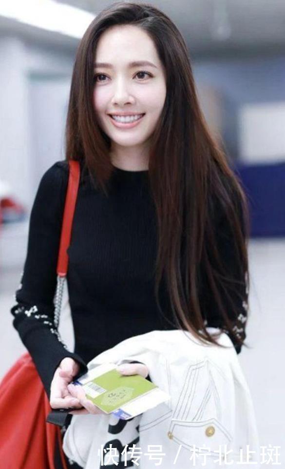 #直发#郭碧婷针织长裙配黑直发，身材迷人真有料，颜值在线女神范十足