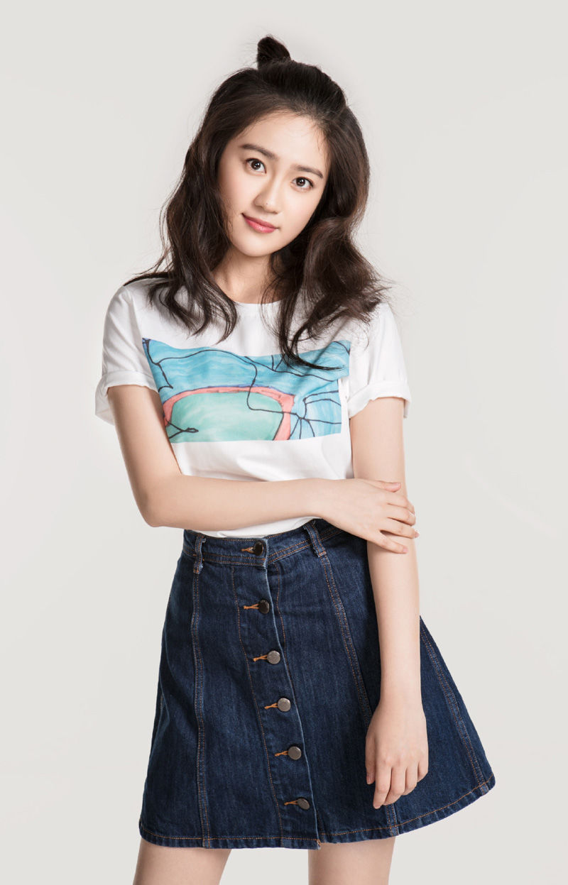 汤梦佳甜美写真图集，时尚气质，青春可人!