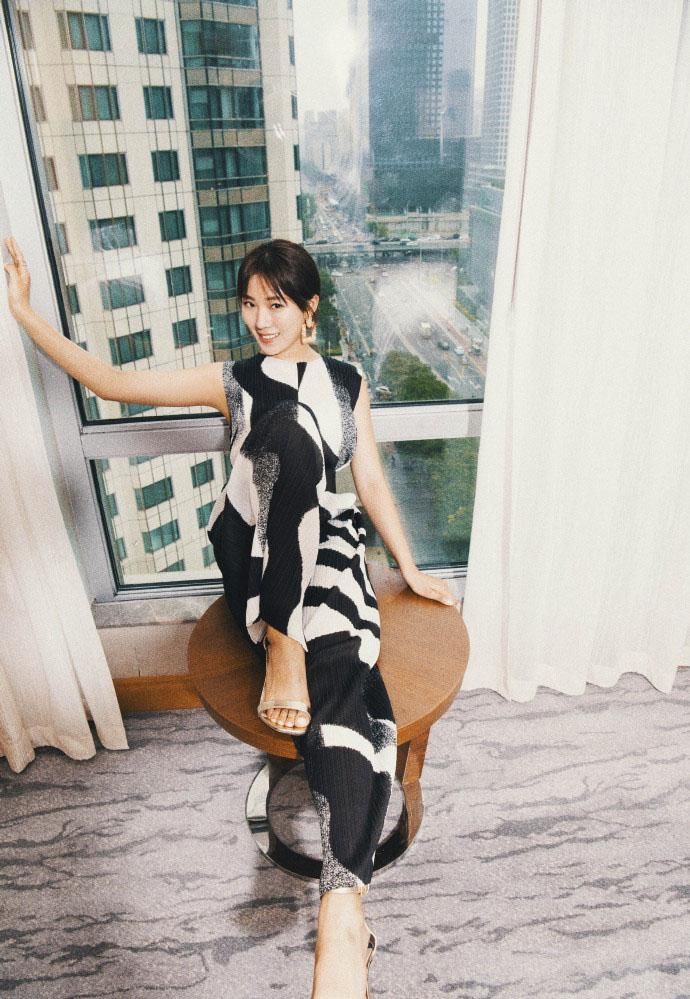 管韧姿图片 管韧姿气质时尚写真图片