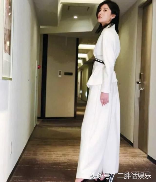 25岁“大胸姐”近照曝光，美艳动人超心动，网友：好成熟啊