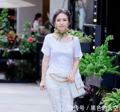 街拍图5的“小兔子”比西瓜都大，我忍不住多看几眼，这波不亏