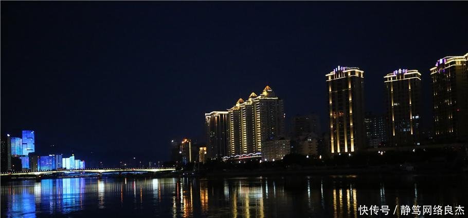 福州夜景堪比香港维多利亚港, 更比上海外滩要漂亮