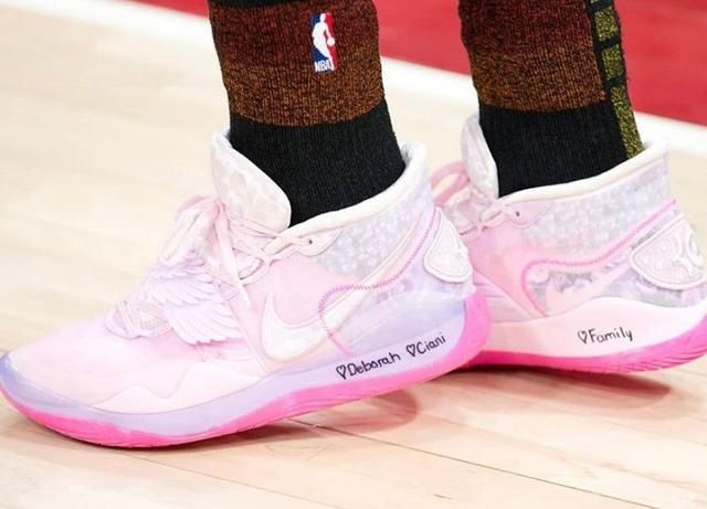 『球鞋』NBA球员上脚:塔图姆穿新配色AJ34,安东尼也有专属配色了