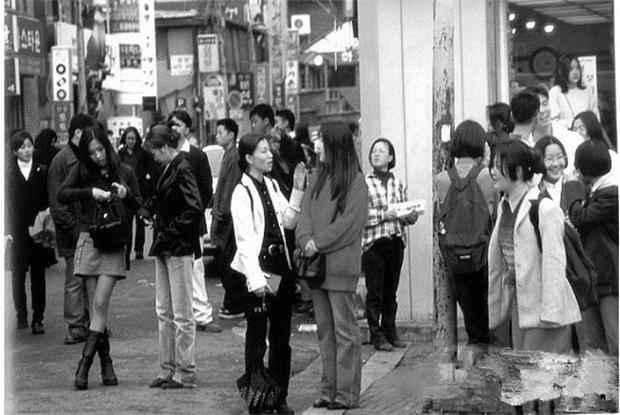 90年代韩国女性历史老照片：真实的韩国女人长相是这样子的
