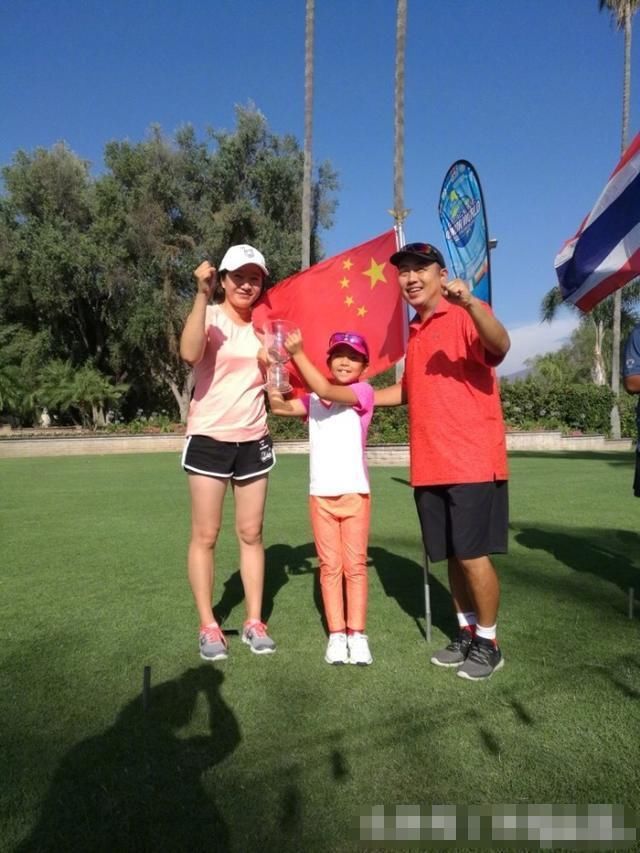 “亲吻照”事件另一受害人发声,一语双关辟谣,高情商令人叹服!