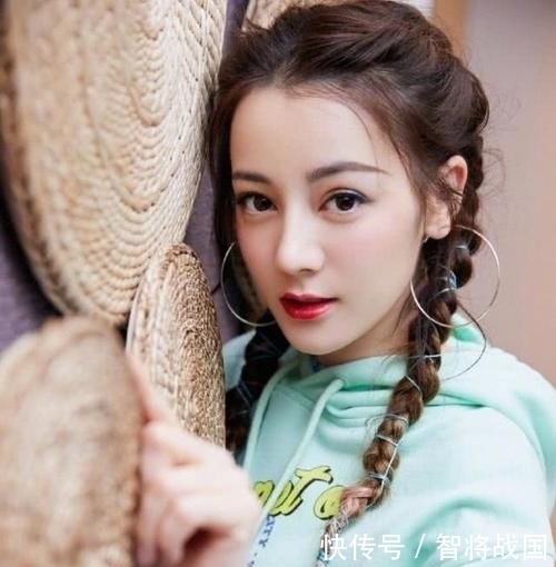  「女生」不管你是奔几的女生，这4种显老发型最好别剪，难看又老土