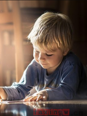 小男孩留什么刘海好看 帅气男神从小开始培养