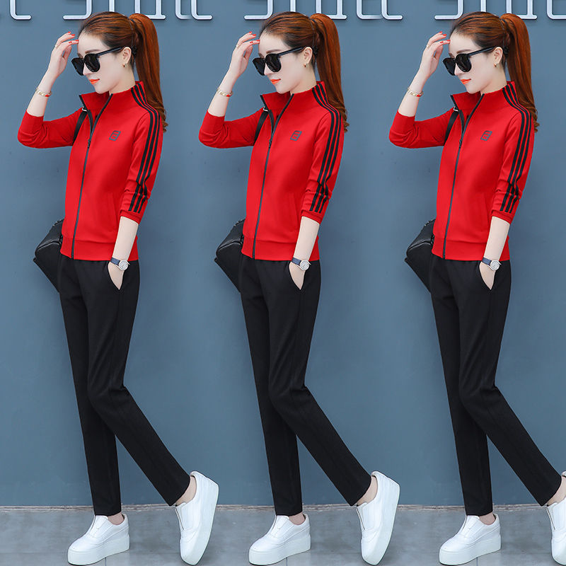 连衣裙过时了!学下图这样穿，秋装套装，50岁妈妈嫩美的像30