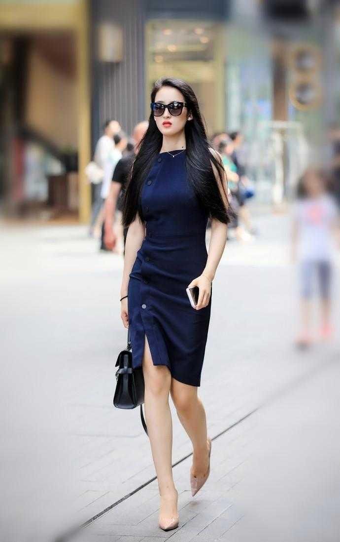 成都街拍: 喜欢第三位文静的女生, 可惜已有男朋友