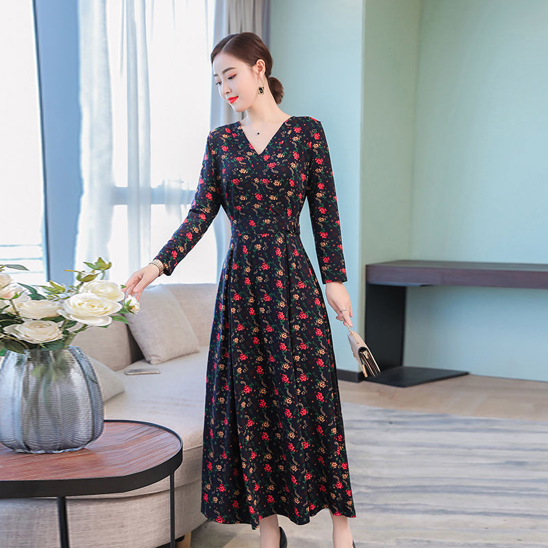 秋季又出新款了,这样大牌的女装真心太美,上身显瘦又气质