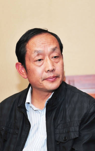 北外教授展江称遭到名为章文的男子电话恐吓 已报警