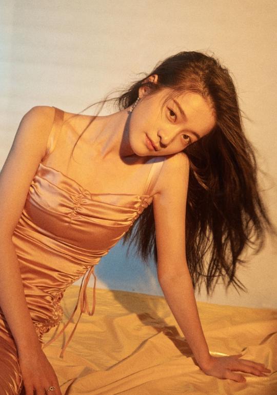 王鸥、迪丽热巴、张雪迎撞衫DolceGabbana礼服，同样的衣服穿出不