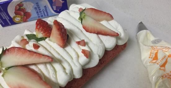 『蛋黄』红丝绒草莓毛巾卷的做法
