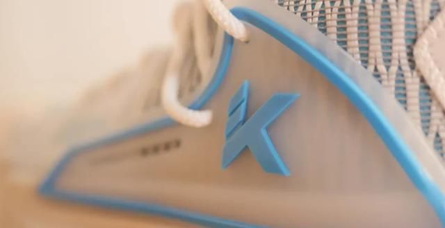  『水花二代』三百块入手国产好鞋！设计大升级 配置不逊色千元旗舰款