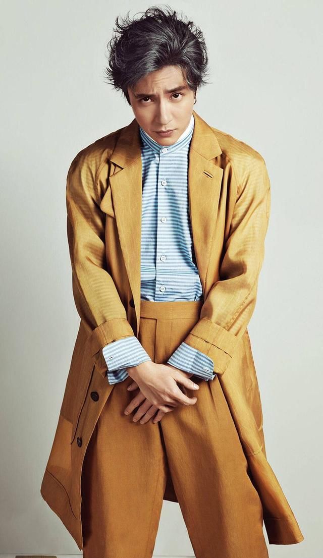 『薛之谦』薛之谦三十多岁穿搭如少年！走在时尚潮流前端开发的“薛式穿搭”深受好评