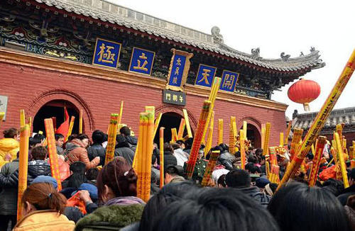 世界上香火“最旺”的寺庙，消防队随时待命，你知道在哪吗？