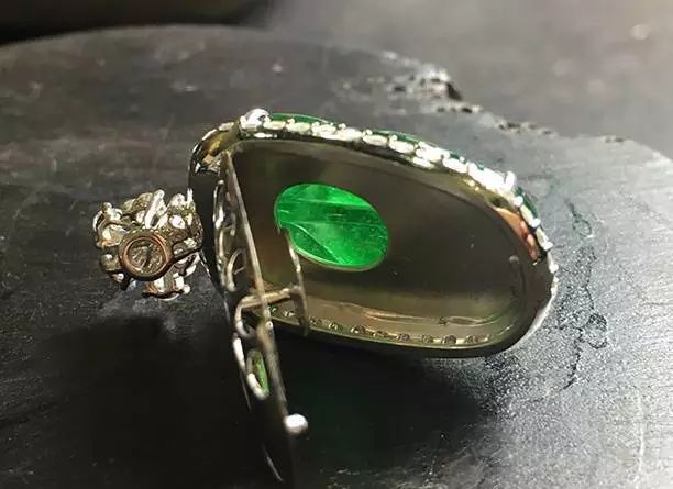 问玉翡翠老张分享:什么是冷知识? 金镶玉要封